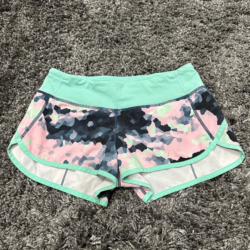 Lululemon Speed Shorts - Size 4